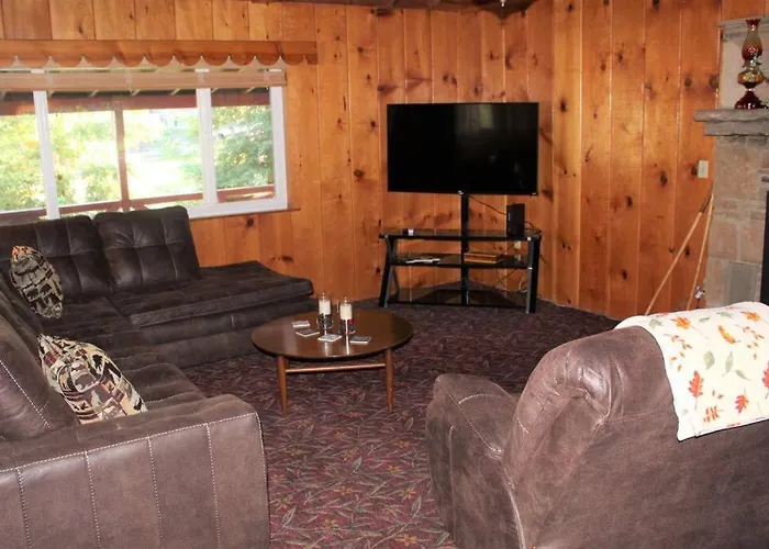 Rustic Chapparal Cabin At Bass Lake Heights