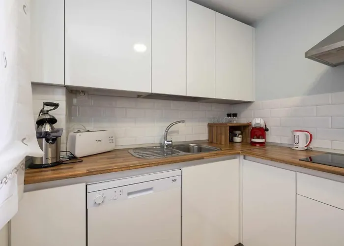 Hotel cerca del colegio: CASA MARTA Garaje Gratis