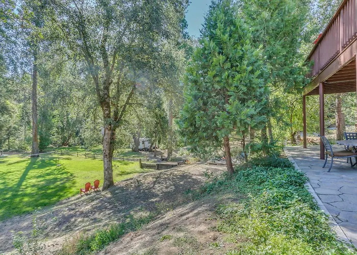 Rustic Oakhurst Retreat < 4 Mi To Bass Lake!