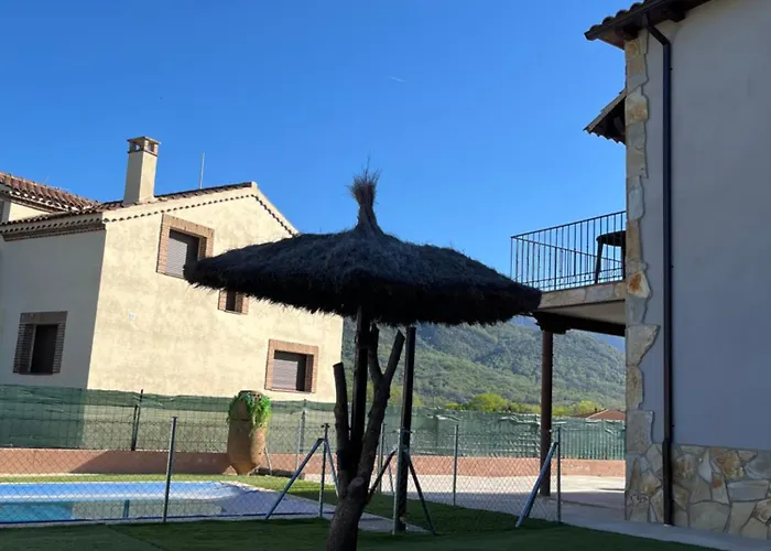 Villa con piscina: Casa Rural El Pinaron