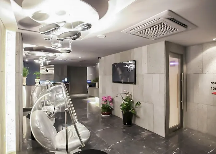 Nine Star Hotel