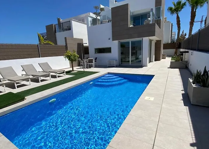Sunny Villa