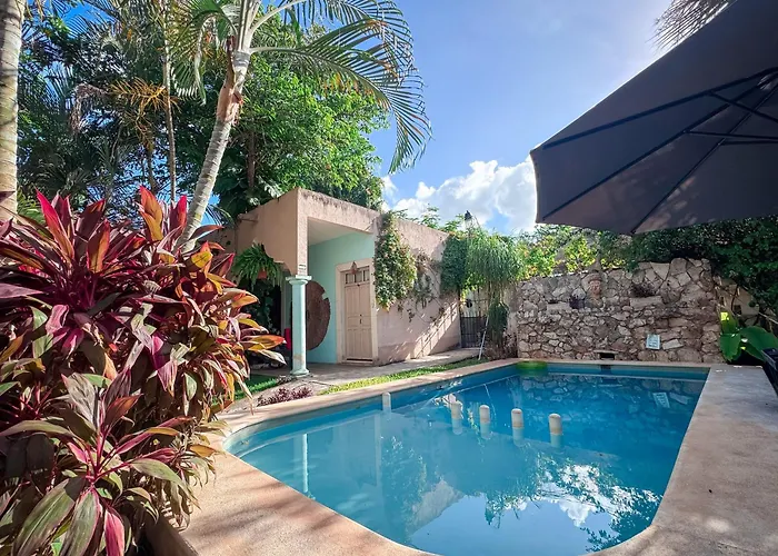 Casa Aluxes Hotel