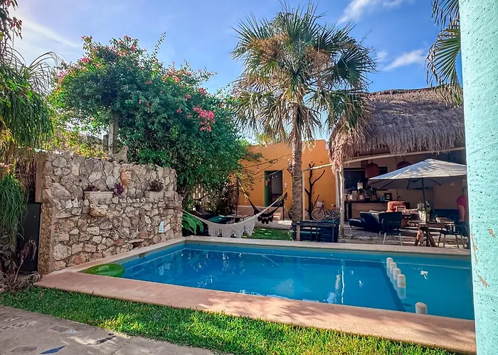 Casa Aluxes Hotel