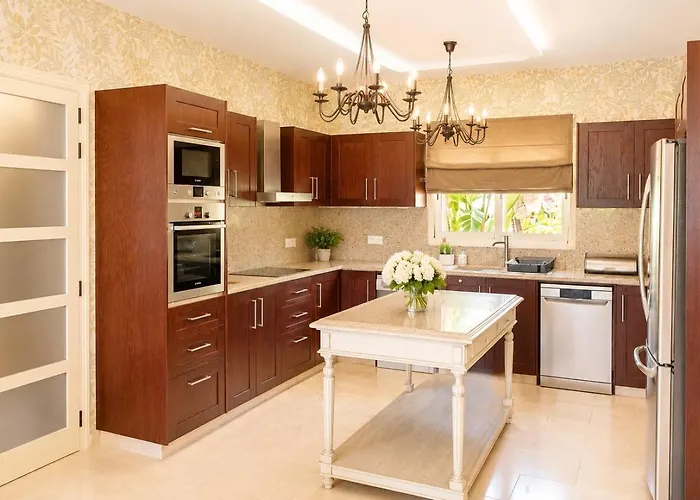 Seaview 6Br Villa With Heated Pool, Spa & Private Cinema
